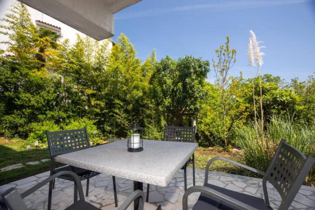Secret Garden House Apartment Lovran Ngoại thất bức ảnh